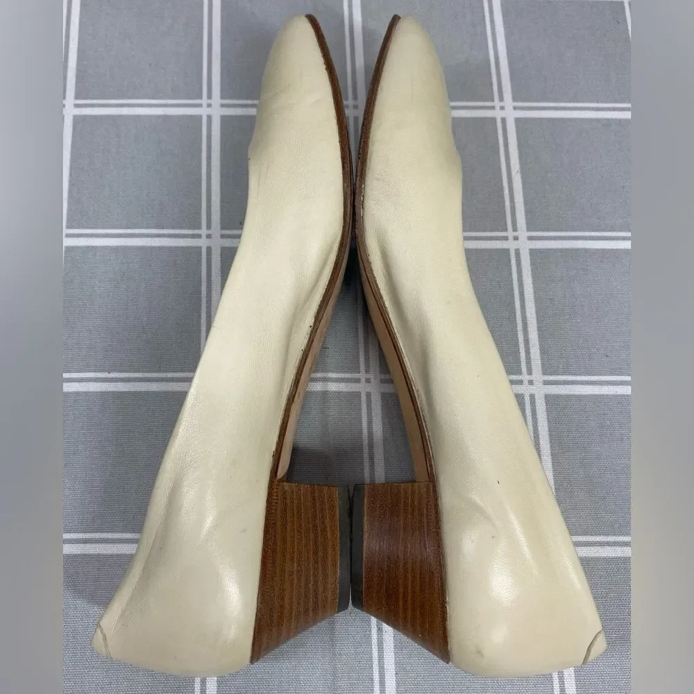Bally Lela Vtg 80s Shoes Dress Pumps Color Bone Made in Italy Womens Size 8 AA